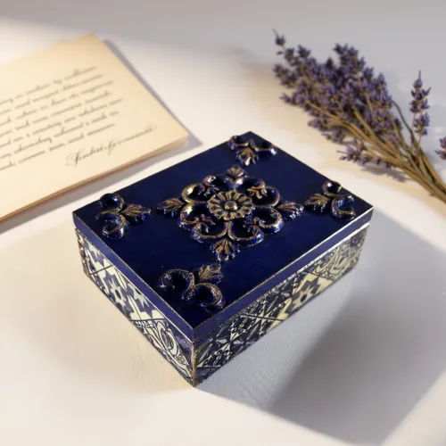 Vintage retro keepsake box, handmade with decoupage technique, Ρετρό βίντατζ κουτί αποθήκευσης, χειροποίητο ντεκουπάζ