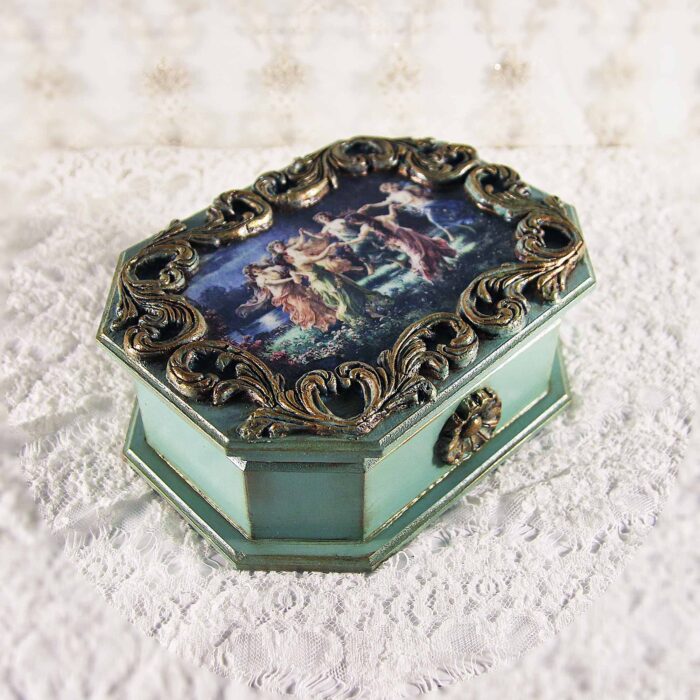 Vintage retro keepsake box, handmade with decoupage technique, Ρετρό βίντατζ κουτί αποθήκευσης, χειροποίητο ντεκουπάζ