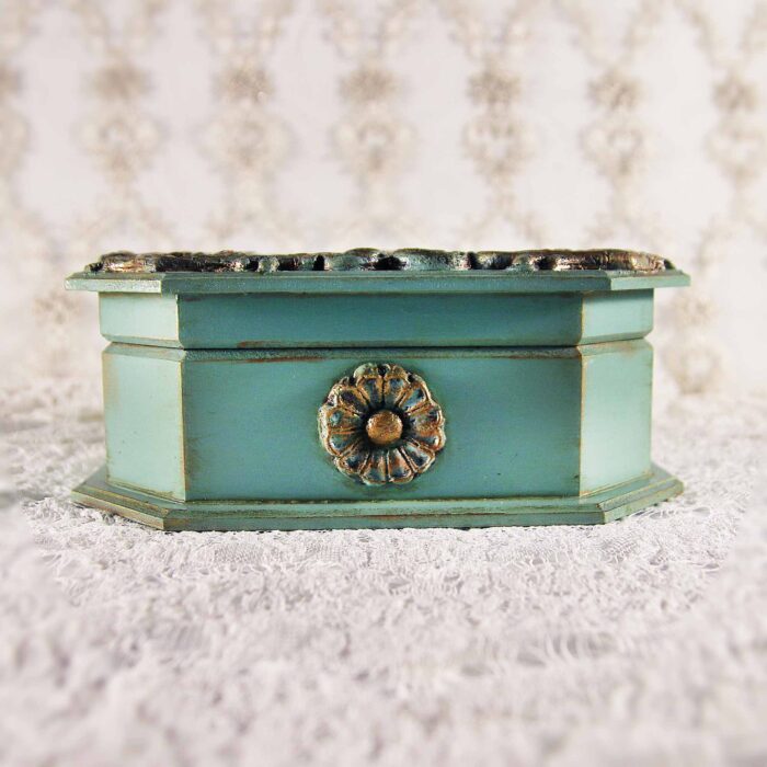 Vintage retro keepsake box, handmade with decoupage technique, Ρετρό βίντατζ κουτί αποθήκευσης, χειροποίητο ντεκουπάζ