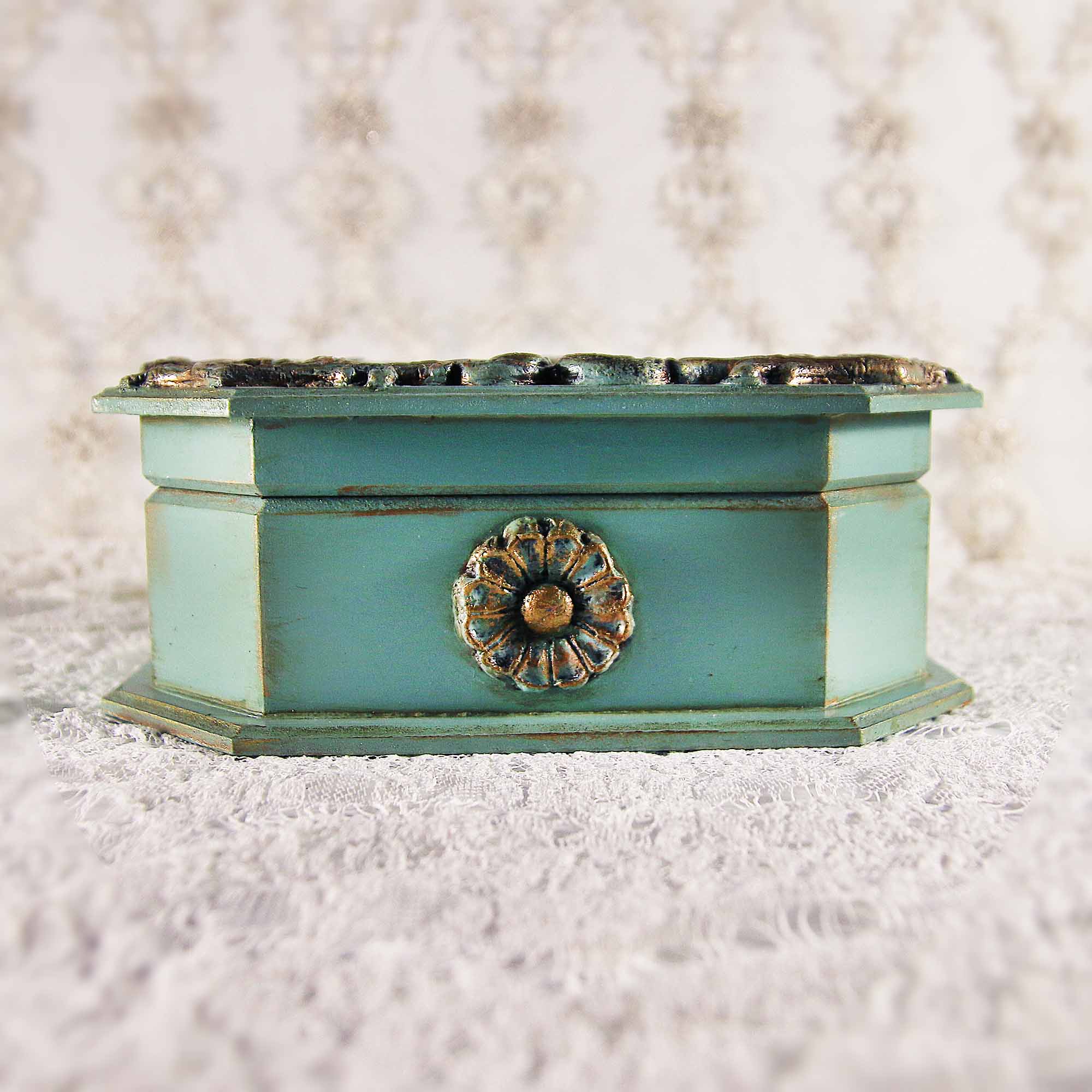IMG_0419 Vintage retro keepsake box, handmade with decoupage technique, Ρετρό βίντατζ κουτί αποθήκευσης, χειροποίητο ντεκουπάζ