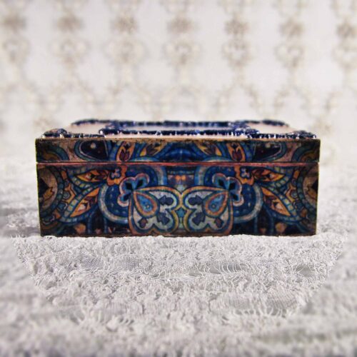 Vintage retro keepsake box, handmade with decoupage technique, Ρετρό βίντατζ κουτί αποθήκευσης, χειροποίητο ντεκουπάζ