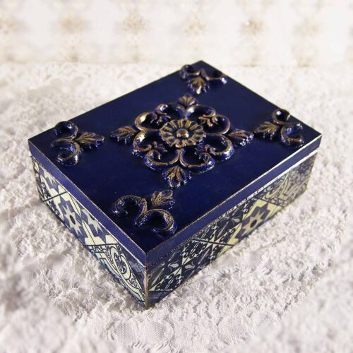 Vintage retro keepsake box, handmade with decoupage technique, Ρετρό βίντατζ κουτί αποθήκευσης, χειροποίητο ντεκουπάζ