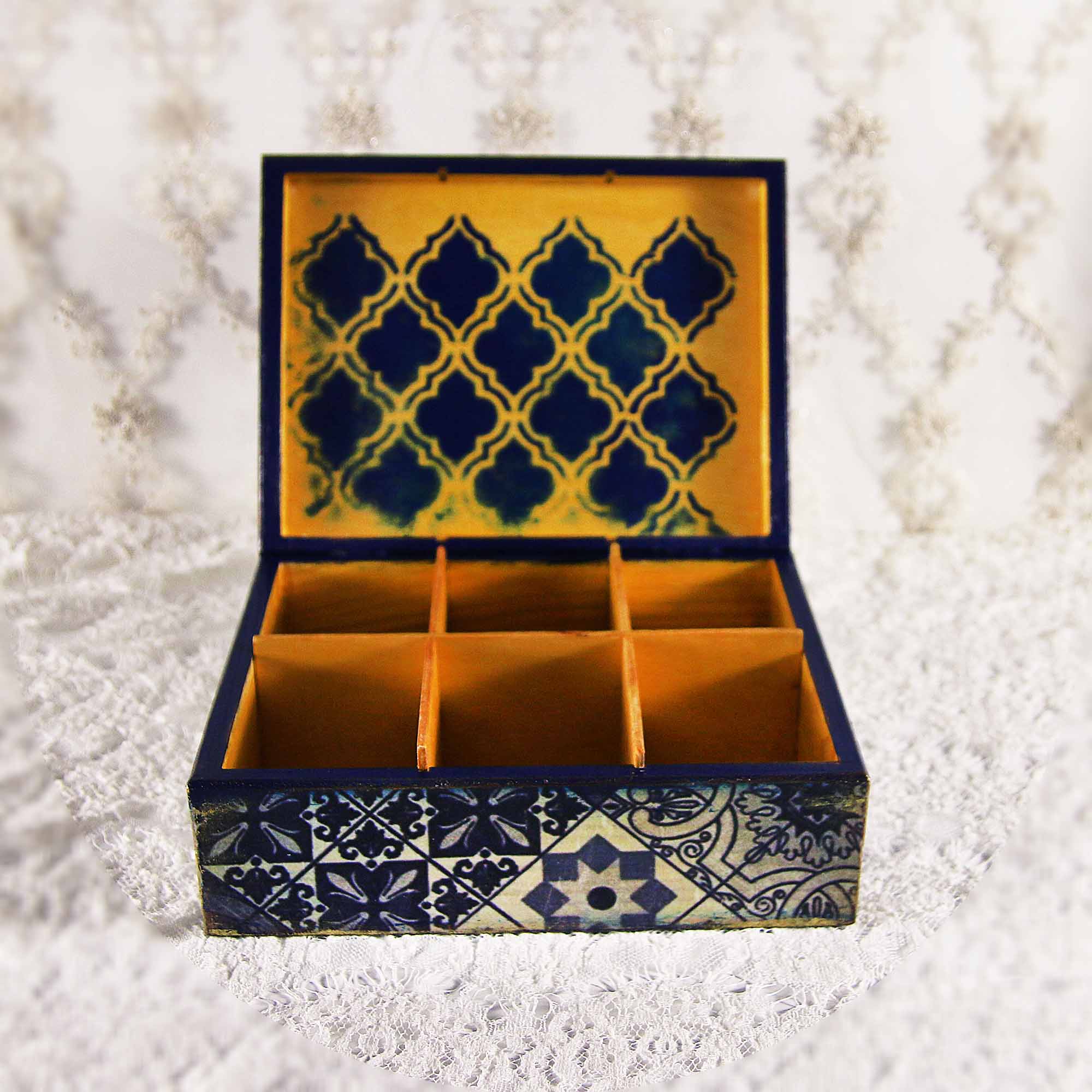 IMG_0442 Vintage retro keepsake box, handmade with decoupage technique, Ρετρό βίντατζ κουτί αποθήκευσης, χειροποίητο ντεκουπάζ