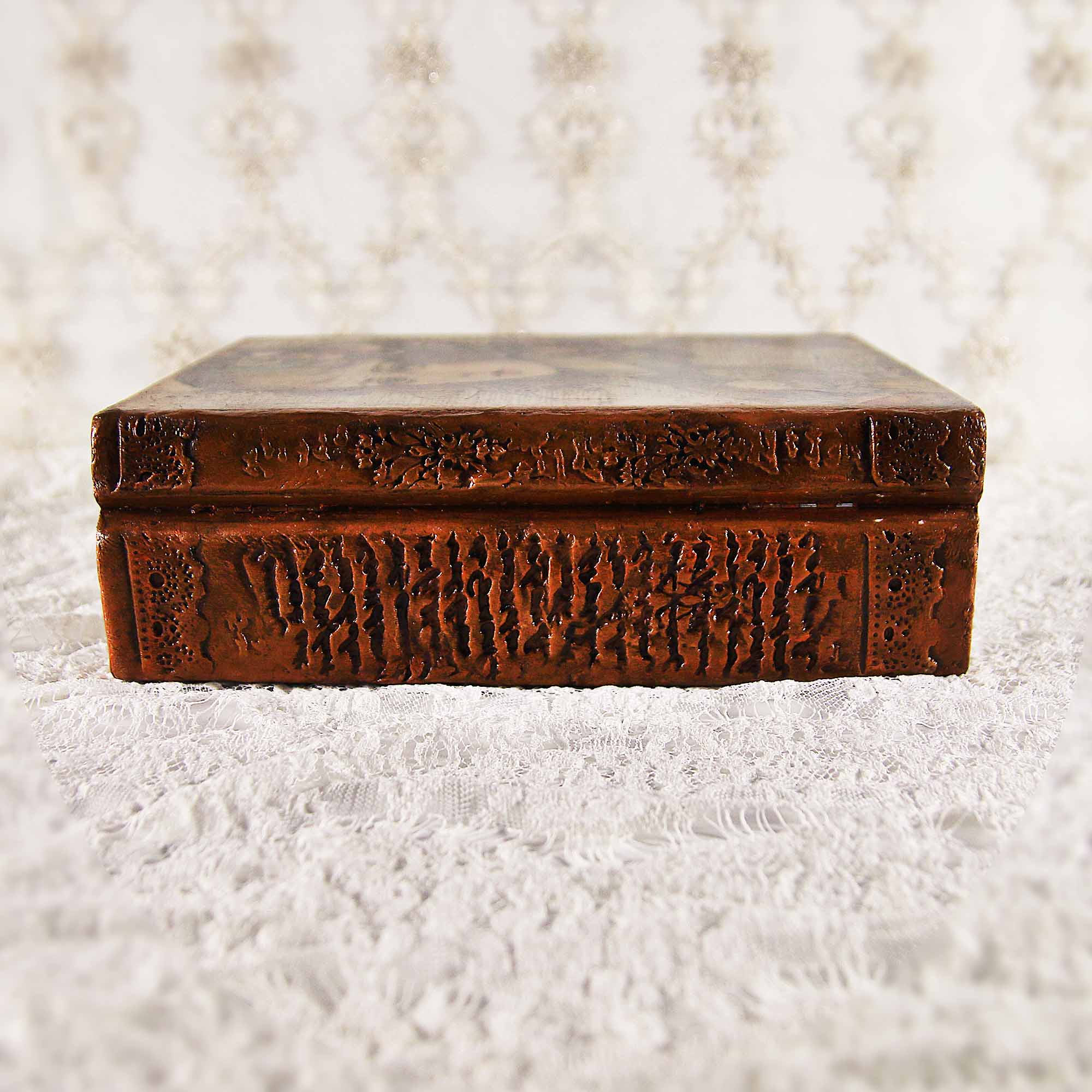 IMG_0455 Vintage retro keepsake box, handmade with decoupage technique, Ρετρό βίντατζ κουτί αποθήκευσης, χειροποίητο ντεκουπάζ
