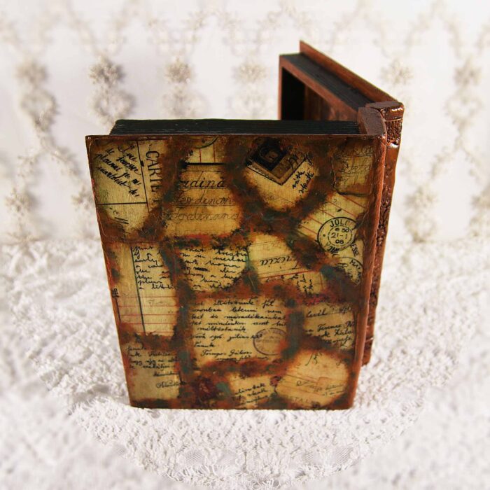 Vintage retro keepsake box, handmade with decoupage technique, Ρετρό βίντατζ κουτί αποθήκευσης, χειροποίητο ντεκουπάζ