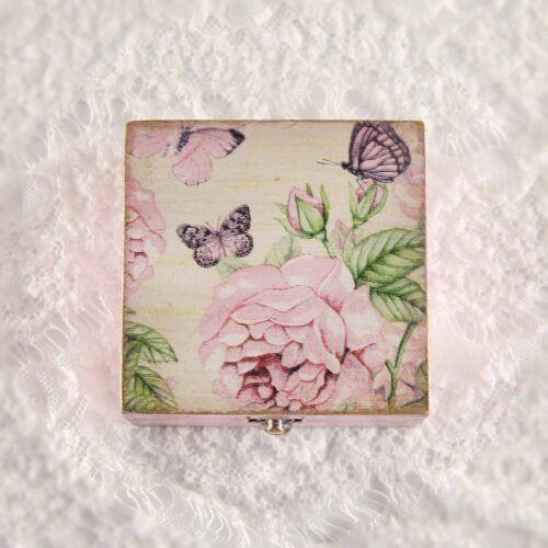 Vintage retro keepsake box, handmade with decoupage technique, Ρετρό βίντατζ κουτί αποθήκευσης, χειροποίητο ντεκουπάζ