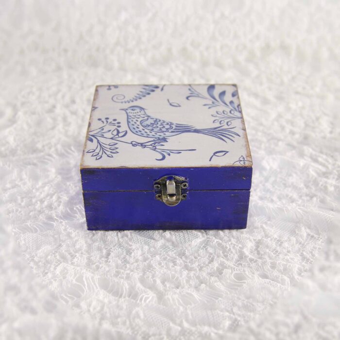 Vintage retro keepsake box, handmade with decoupage technique, Ρετρό βίντατζ κουτί αποθήκευσης, χειροποίητο ντεκουπάζ