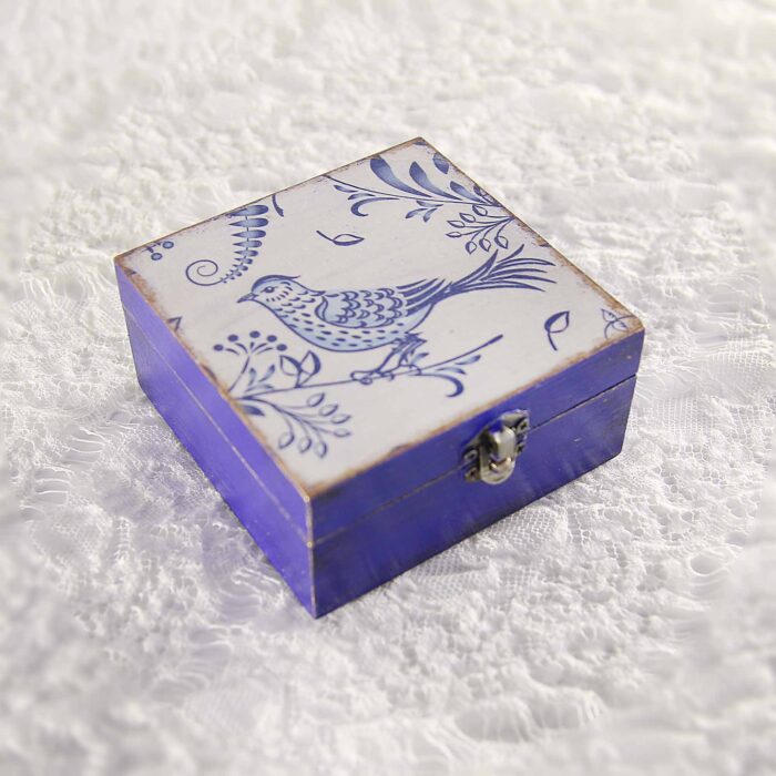Vintage retro keepsake box, handmade with decoupage technique, Ρετρό βίντατζ κουτί αποθήκευσης, χειροποίητο ντεκουπάζ
