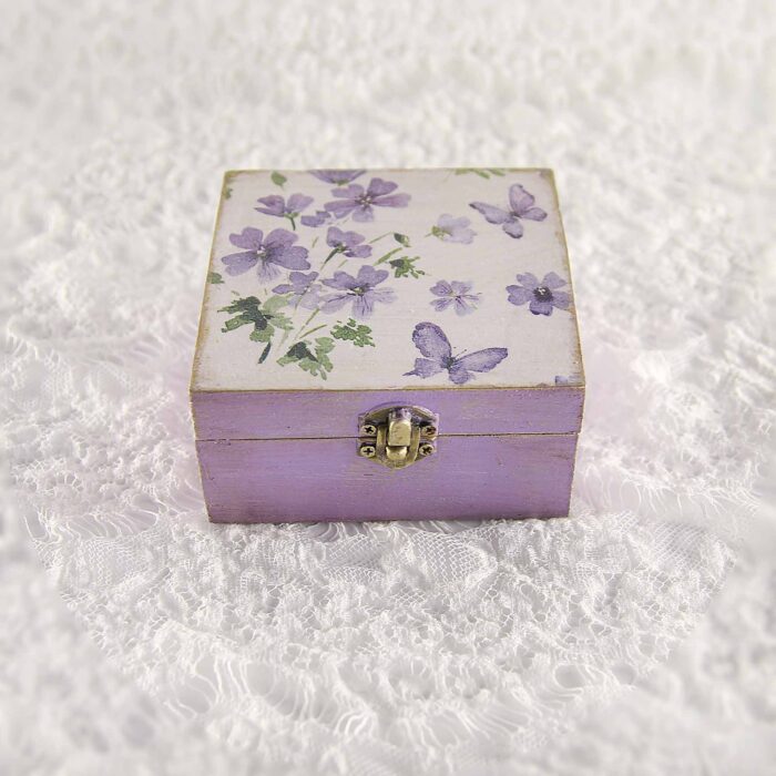 Vintage retro keepsake box, handmade with decoupage technique, Ρετρό βίντατζ κουτί αποθήκευσης, χειροποίητο ντεκουπάζ