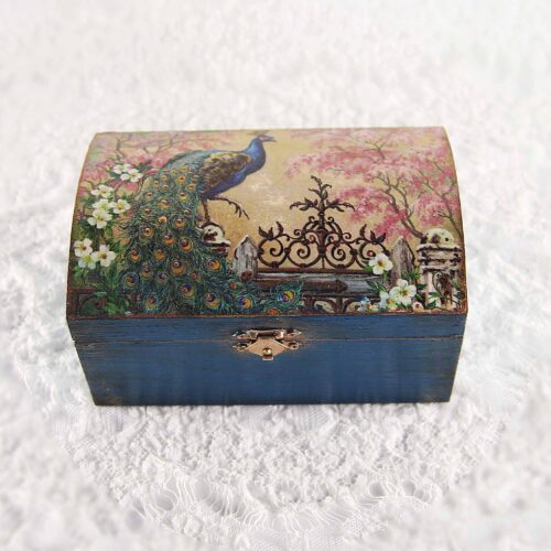 Vintage retro keepsake box, handmade with decoupage technique, Ρετρό βίντατζ κουτί αποθήκευσης, χειροποίητο ντεκουπάζ