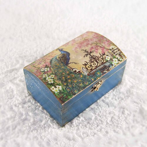 Vintage retro keepsake box, handmade with decoupage technique, Ρετρό βίντατζ κουτί αποθήκευσης, χειροποίητο ντεκουπάζ