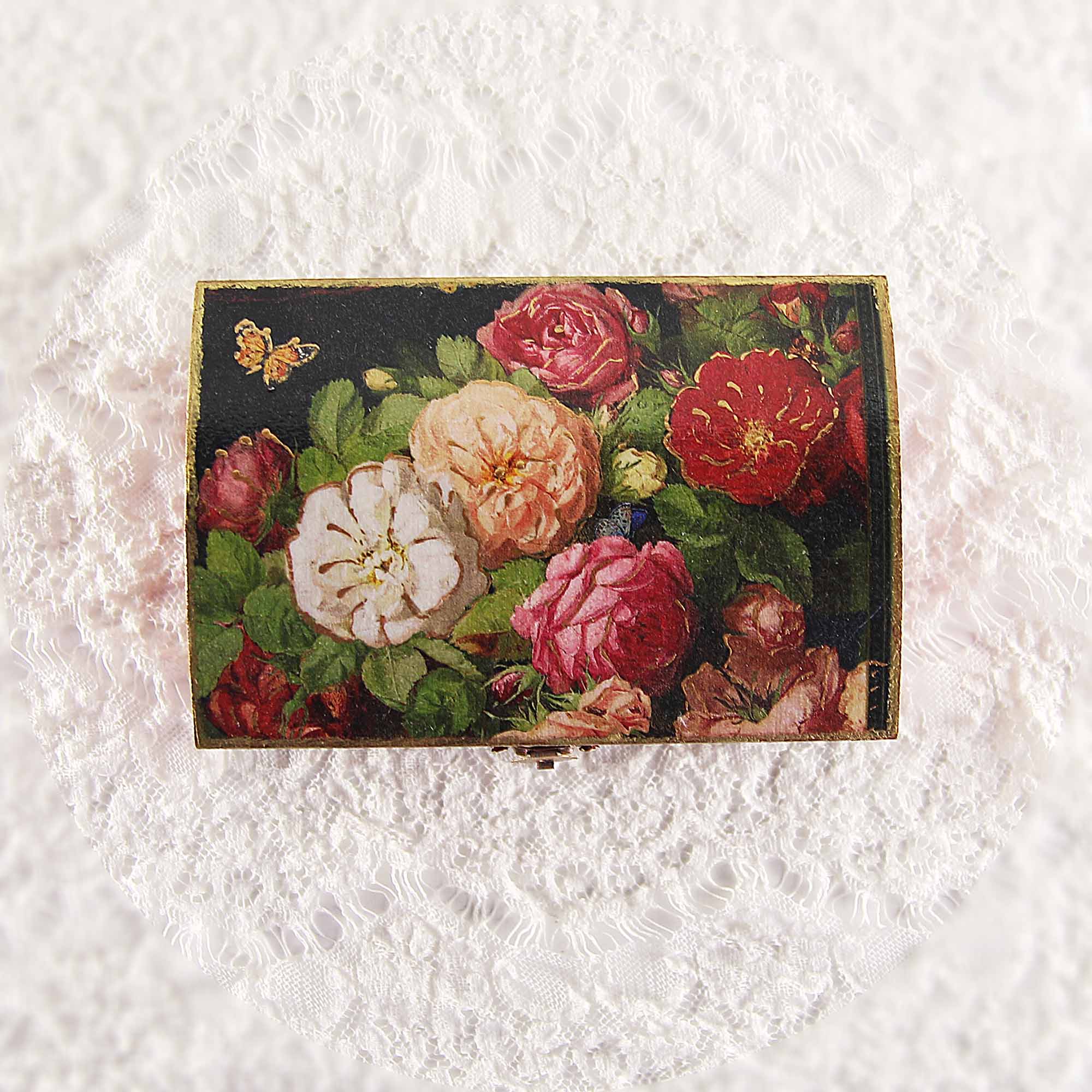 IMG_0637 Vintage retro keepsake box, handmade with decoupage technique, Ρετρό βίντατζ κουτί αποθήκευσης, χειροποίητο ντεκουπάζ