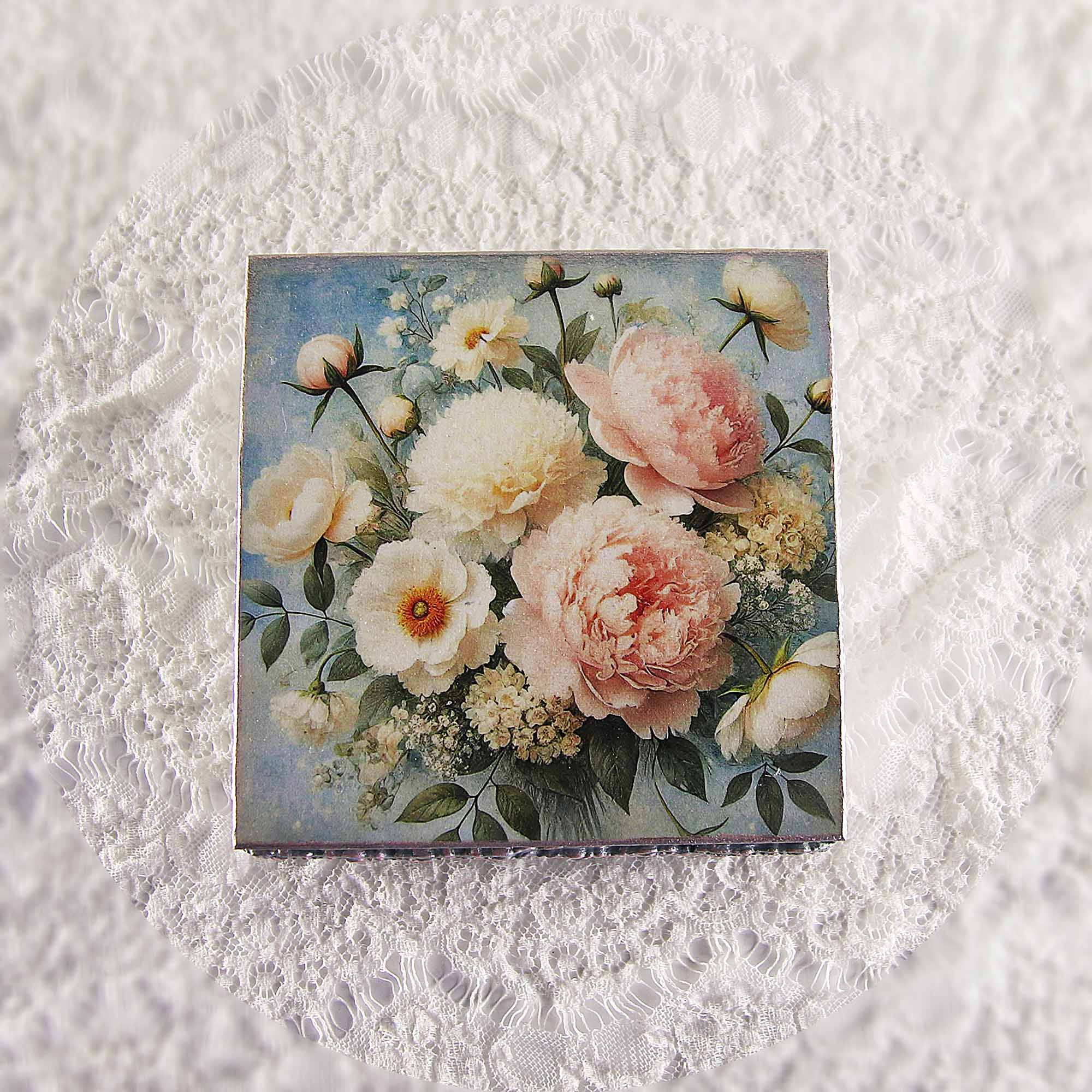 IMG_0694 Vintage retro keepsake box, handmade with decoupage technique, Ρετρό βίντατζ κουτί αποθήκευσης, χειροποίητο ντεκουπάζ