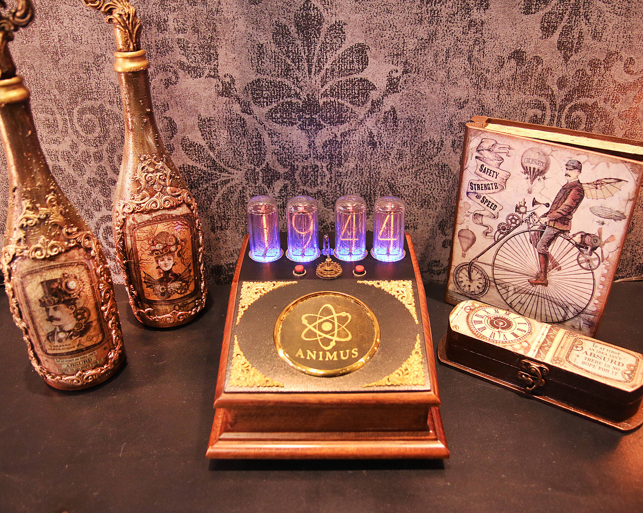steampunk αισθητική, nixie tube clock
